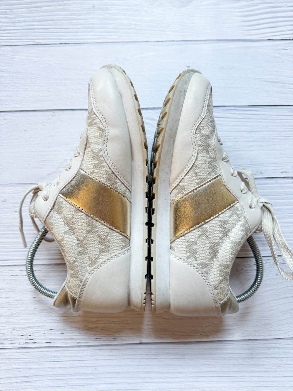 Michael Kors Kerrie 4.0 Sneakers Size 5 Cream Gold Monogram Logo Classic Shoes